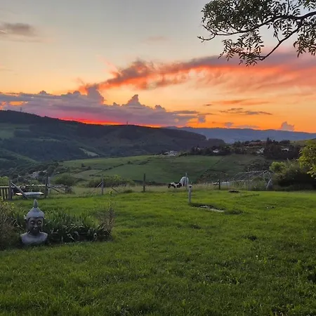 Сasa de vacaciones La Maisonnette De Jurieux